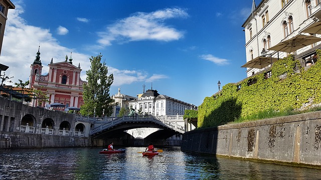 Dovolen autem ve Slovinsku